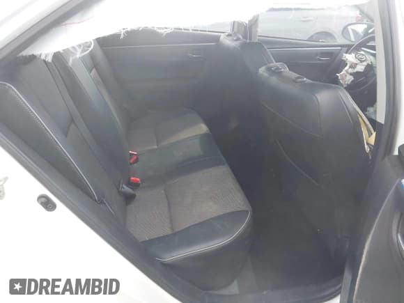 ✅ 2014 Toyota Corolla LE Premium • VIN: 5YFBURHE9EP043573 • Lot: 43298355. Wystawiony na IAAI z przebiegiem 130 824 mil. Bezpłatny archiwum sprzedaży aukcyjnych z USA i szczegółowy raport historii pojazdu na DreamBid. Zdjęcie 8.