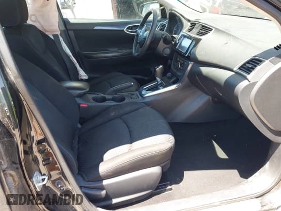 ✅ 2018 Nissan Sentra SV • VIN: 3N1AB7AP0JY216878 • Lot: 42842606. Wystawiony na IAAI z przebiegiem 121 296 mil. Bezpłatny archiwum sprzedaży aukcyjnych z USA i szczegółowy raport historii pojazdu na DreamBid. Zdjęcie 5.