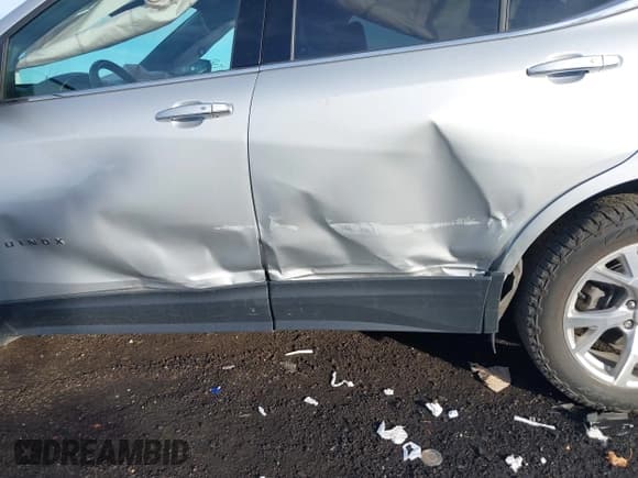 ✅ 2018 Chevrolet Equinox Premier • VIN: 2GNAXVEV1J6196158 • Лот: 43483047. Опубликован ранее на IAAI с пробегом 86 007 миль. Бесплатный доступ к архиву аукционных продаж из США и подробный отчёт об истории автомобиля на DreamBid. Изображение 6.