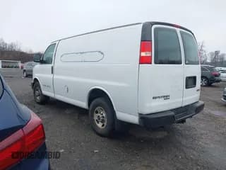 ✅ 2013 GMC Savana Cargo • VIN: 1GTW7FCAXD1143292 • Lot: 43699454. Wystawiony na IAAI z przebiegiem 257 467 mil. Bezpłatny archiwum sprzedaży aukcyjnych z USA i szczegółowy raport historii pojazdu na DreamBid. Zdjęcie 3.