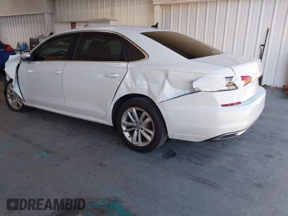 ✅ 2020 Volkswagen Passat SE • VIN: 1VWWA7A34LC013083 • Лот: 42925230. Опубликован ранее на IAAI с пробегом 68 683 миль. Бесплатный доступ к архиву аукционных продаж из США и подробный отчёт об истории автомобиля на DreamBid. Изображение 3.