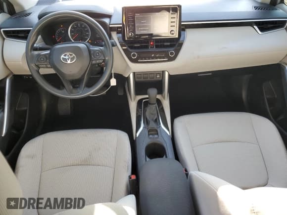 ✅ 2022 Toyota Corolla Cross L • VIN: 7MUAAABG7NV018734 • Lot: 69626985. Listed on Copart with 27,871 mi. Free auction sales archive from the USA and detailed vehicle history report at DreamBid. Image 8.