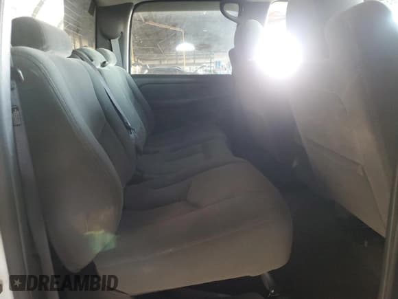 ✅ 2004 Chevrolet Silverado 2500HD LS • VIN: 1GCHK23U04F154508 • Lot: 90832305. Wystawiony na Copart z przebiegiem 275 940 mil. Bezpłatny archiwum sprzedaży aukcyjnych z USA i szczegółowy raport historii pojazdu na DreamBid. Zdjęcie 10.