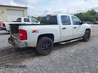 2012 Chevrolet Silverado 1500 LT z VIN 1GCPKSE78CF108216, wystawiony jako IAAI lot #43378511 z przebiegiem 228 810 mil mil oraz . Historia ofert i sprzedaży dostępna na DreamBid. Obrazek 4.