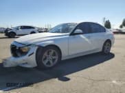 ✅ 2015 BMW 3 Series 328i • VIN: WBA3C1C50FK122370 • Лот: 90483215. Опубликован ранее на Copart с пробегом 83 406 миль. Бесплатный доступ к архиву аукционных продаж из США и подробный отчёт об истории автомобиля на DreamBid. Изображение 1.