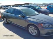 ✅ 2016 Volkswagen Passat SE • VIN: 1VWBT7A35GC006867 • Lot: 43736130. Wystawiony na IAAI z przebiegiem 199 394 mil. Bezpłatny archiwum sprzedaży aukcyjnych z USA i szczegółowy raport historii pojazdu na DreamBid. Zdjęcie 13.