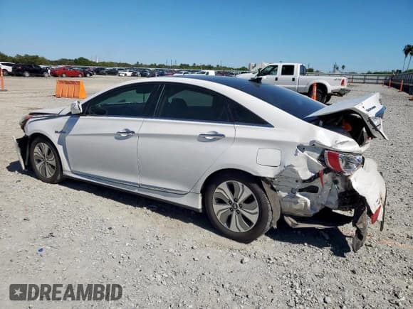 ✅ 2015 Hyundai Sonata Limited • VIN: KMHEC4A41FA132172 • Lot: 90986085. Listed on Copart with 107,730 mi. Free auction sales archive from the USA and detailed vehicle history report at DreamBid. Image 2.