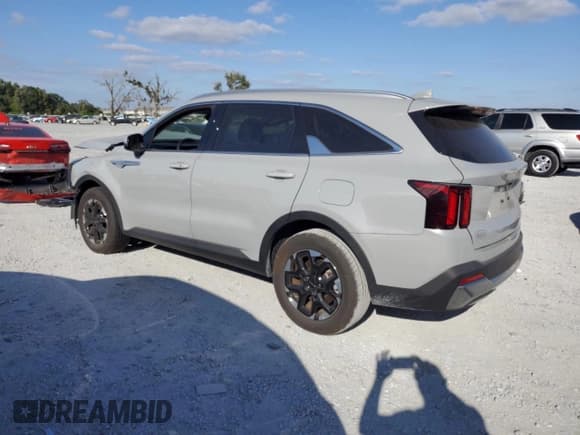 ✅ 2025 Kia Sorento S • VIN: 5XYRL4JC8SG312868 • Lot: 87129755. Listed on Copart with 13,505 mi. Free auction sales archive from the USA and detailed vehicle history report at DreamBid. Image 2.