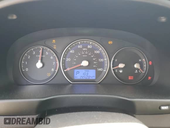 2010 Hyundai Santa Fe GLS с VIN 5NMSGDAB1AH411792, выставлен на аукционе Copart как лот 71492494 с пробегом 144 284 миль миль и Списание • Salvage title. История ставок и продаж доступна на DreamBid. Изображение 9.