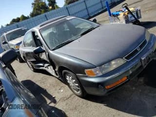 ✅ 1997 Honda Accord EX • VIN: 1HGCD5668VA113949 • Lot: 72819714. Listed on Copart with 250,206 mi. Free auction sales archive from the USA and detailed vehicle history report at DreamBid. Image 4.