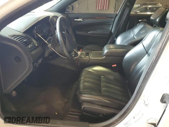 ✅ 2016 Chrysler 300 S • VIN: 2C3CCABT2GH313546 • Lot: 71392945. Listed on Copart with 97,332 mi. Free auction sales archive from the USA and detailed vehicle history report at DreamBid. Image 7.