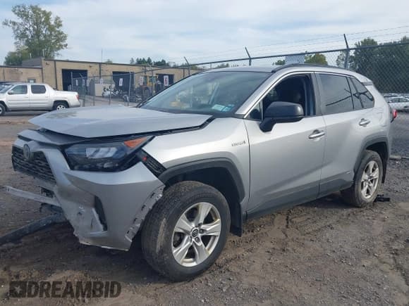 ✅ 2020 Toyota RAV4 Hybrid LE • VIN: 2T3LWRFV8LW060319 • Лот: 43329124. Опубликован ранее на IAAI с пробегом 77 870 миль. Бесплатный доступ к архиву аукционных продаж из США и подробный отчёт об истории автомобиля на DreamBid. Изображение 2.