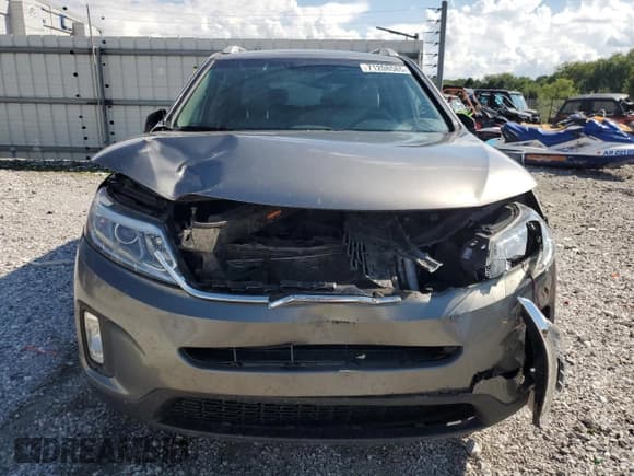 ✅ 2014 Kia Sorento LX • VIN: 5XYKT4A64EG474383 • Lot: 71208585. Wystawiony na Copart z przebiegiem 168 786 mil. Bezpłatny archiwum sprzedaży aukcyjnych z USA i szczegółowy raport historii pojazdu na DreamBid. Zdjęcie 5.