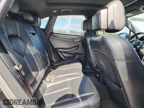 ✅ 2016 Porsche Macan Turbo • VIN: WP1AF2A58GLB93854 • Lot: 70554765. Listed on Copart with 105,432 mi. Free auction sales archive from the USA and detailed vehicle history report at DreamBid. Image 11.