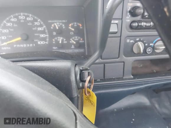 ✅ 1999 GMC Sierra 2500 • VIN: 1GTGC24R5XR714917 • Lot: 41342873. Wystawiony na IAAI z przebiegiem 147 666 mil. Bezpłatny archiwum sprzedaży aukcyjnych z USA i szczegółowy raport historii pojazdu na DreamBid. Zdjęcie 11.