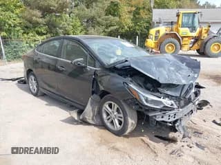 ✅ 2018 Chevrolet Cruze LT • VIN: 1G1BE5SM7J7197502 • Lot: 43222022. Wystawiony na IAAI z przebiegiem 95 060 mil. Bezpłatny archiwum sprzedaży aukcyjnych z USA i szczegółowy raport historii pojazdu na DreamBid. Zdjęcie 1.