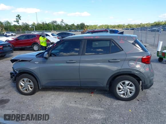 ✅ 2021 Hyundai Venue SE • VIN: KMHRB8A32MU109370 • Lot: 43575030. Listed on IAAI with 48,985 mi. Free auction sales archive from the USA and detailed vehicle history report at DreamBid. Image 14.