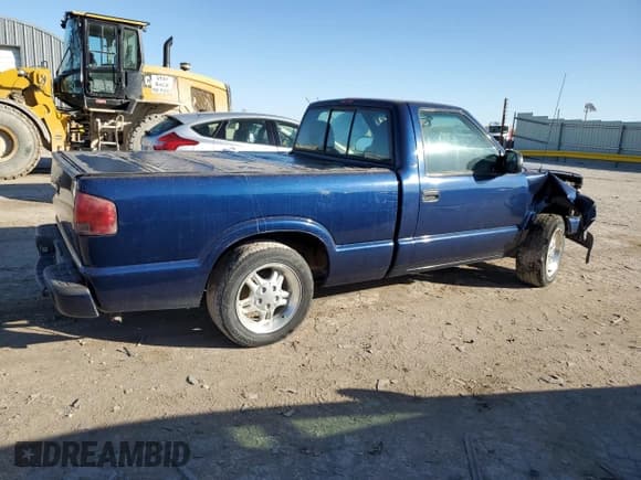 ✅ 2000 Chevrolet S-10 LS • VIN: 1GCCS145XYK216926 • Лот: 78648724. Опубликован ранее на Copart с пробегом 78 432 миль. Бесплатный доступ к архиву аукционных продаж из США и подробный отчёт об истории автомобиля на DreamBid. Изображение 3.
