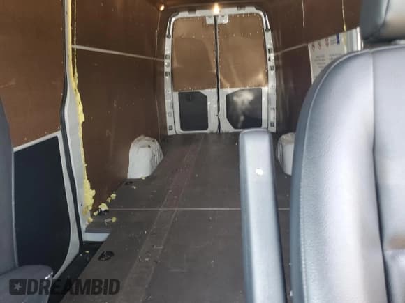 ✅ 2021 Mercedes-Benz Sprinter • VIN: W1W4DDHY1MT056352 • Lot: 55850745. Listed on Copart with 271,330 mi. Free auction sales archive from the USA and detailed vehicle history report at DreamBid. Image 10.