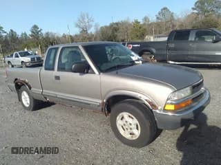 ✅ 2000 Chevrolet S-10 LS • VIN: 1GCDT19W4Y8198228 • Лот: 41721908. Опубликован ранее на IAAI с пробегом 142 840 миль. Бесплатный доступ к архиву аукционных продаж из США и подробный отчёт об истории автомобиля на DreamBid. Изображение 1.