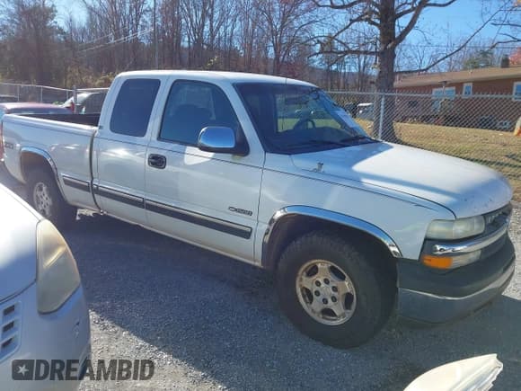 ✅ 2000 Chevrolet Silverado 1500 LS • VIN: 2GCEK19T3Y1345543 • Лот: 43701001. Опубликован ранее на IAAI с пробегом 279 389 миль. Бесплатный доступ к архиву аукционных продаж из США и подробный отчёт об истории автомобиля на DreamBid. Изображение 1.