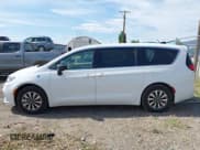 ✅ 2024 Chrysler Pacifica Hybrid Select • VIN: 2C4RC1S72RR193219 • Лот: 42489027. Опубликован ранее на IAAI с пробегом 33 035 миль. Бесплатный доступ к архиву аукционных продаж из США и подробный отчёт об истории автомобиля на DreamBid. Изображение 14.