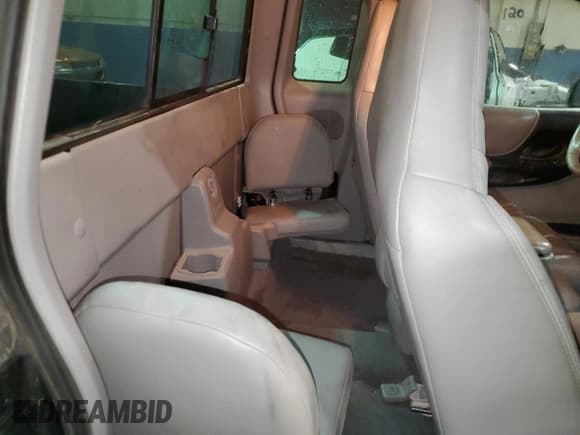 ✅ 2001 Mazda B-Series • VIN: 4F4ZR17E41TM19061 • Lot: 87242824. Wystawiony na Copart z przebiegiem 120 717 mil. Bezpłatny archiwum sprzedaży aukcyjnych z USA i szczegółowy raport historii pojazdu na DreamBid. Zdjęcie 10.