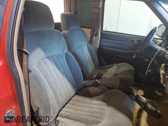 ✅ 2001 Chevrolet S-10 LS • VIN: 1GCCS19W018126074 • Лот: 82839494. Опубликован ранее на Copart с пробегом Не указан. Бесплатный доступ к архиву аукционных продаж из США и подробный отчёт об истории автомобиля на DreamBid. Изображение 10.