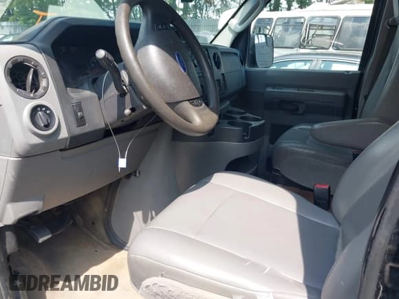 ✅ 2013 Ford Econoline Passenger XL • VIN: 1FBSS3BL5DDA63092 • Lot: 42738426. Listed on IAAI with 524,984 mi. Free auction sales archive from the USA and detailed vehicle history report at DreamBid. Image 5.
