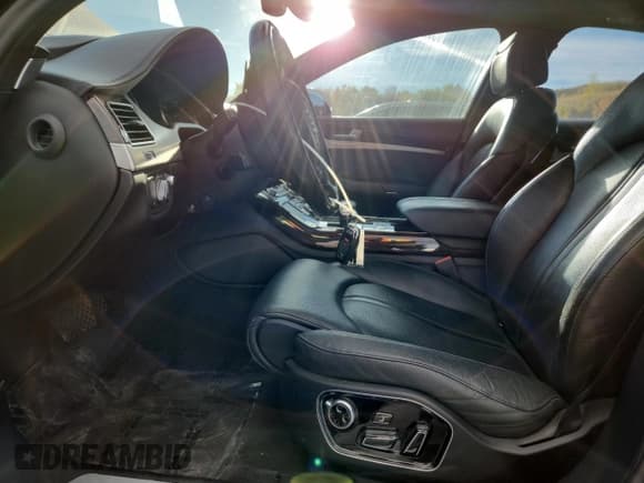 ✅ 2015 Audi A8 • VIN: WAUJGAFDXFN030468 • Лот: 86258435. Опубликован ранее на Copart с пробегом 121 889 миль. Бесплатный доступ к архиву аукционных продаж из США и подробный отчёт об истории автомобиля на DreamBid. Изображение 7.