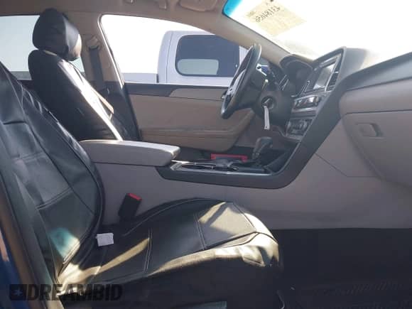 2019 Hyundai Sonata SE z VIN 5NPE24AF8KH775226, wystawiony jako IAAI lot #43184656 z przebiegiem 127 848 mil mil oraz . Historia ofert i sprzedaży dostępna na DreamBid. Obrazek 5.