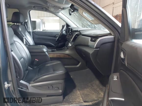 ✅ 2020 Chevrolet Tahoe LT • VIN: 1GNSKBKC3LR161181 • Lot: 42536094. Listed on IAAI with 129,939 mi. Free auction sales archive from the USA and detailed vehicle history report at DreamBid. Image 5.