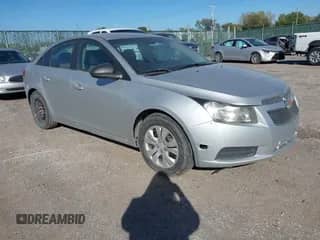 2012 Chevrolet Cruze LS с VIN 1G1PD5SH2C7155978, выставлен на аукционе IAAI как лот 43494006 с пробегом 141 977 миль миль и . История ставок и продаж доступна на DreamBid. Изображение 1.