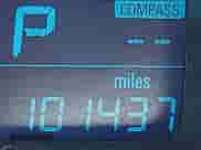 2015 Chevrolet Sonic LT z VIN 1G1JC6SB0F4157826, wystawiony jako IAAI lot #42503574 z przebiegiem 101 437 mil mil oraz . Historia ofert i sprzedaży dostępna na DreamBid. Obrazek 15.