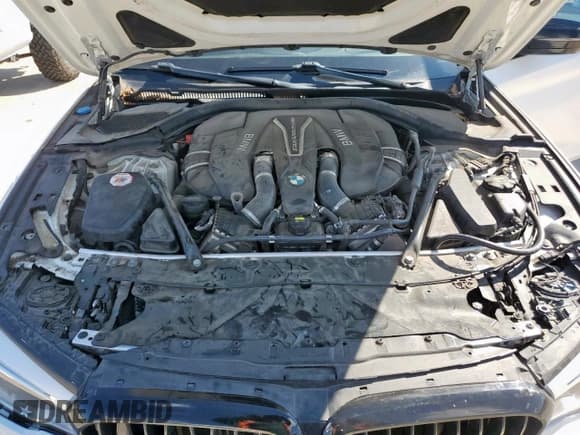 ✅ 2018 BMW 5 Series M550i xDrive • VIN: WBAJB9C54JB034746 • Lot: 71218435. Listed on Copart with 128,279 mi. Free auction sales archive from the USA and detailed vehicle history report at DreamBid. Image 11.