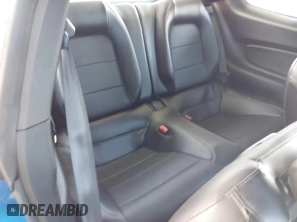 ✅ 2019 Ford Mustang EcoBoost • VIN: 1FA6P8TH3K5182469 • Lot: 43528120. Listed on IAAI with 103,745 mi. Free auction sales archive from the USA and detailed vehicle history report at DreamBid. Image 8.