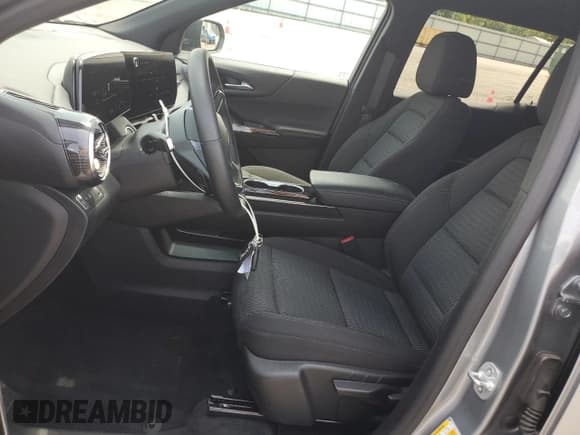 ✅ 2025 Chevrolet Equinox FWD LT • VIN: 3GNAXHEG6SL317606 • Lot: 64021855. Wystawiony na Copart z przebiegiem 7 829 mil. Bezpłatny archiwum sprzedaży aukcyjnych z USA i szczegółowy raport historii pojazdu na DreamBid. Zdjęcie 7.