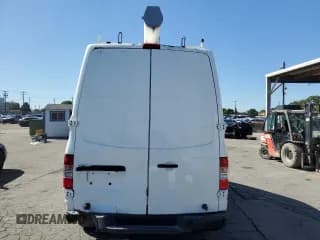 ✅ 2018 Nissan NV Cargo SV • VIN: 1N6BF0LY0JN814417 • Lot: 92517195. Wystawiony na Copart z przebiegiem 85 656 mil. Bezpłatny archiwum sprzedaży aukcyjnych z USA i szczegółowy raport historii pojazdu na DreamBid. Zdjęcie 6.