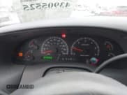 ✅ 2001 Ford F-150 XL • VIN: 2FTRX18L31CB05231 • Lot: 43905525. Wystawiony na IAAI z przebiegiem 137 559 mil. Bezpłatny archiwum sprzedaży aukcyjnych z USA i szczegółowy raport historii pojazdu na DreamBid. Zdjęcie 7.