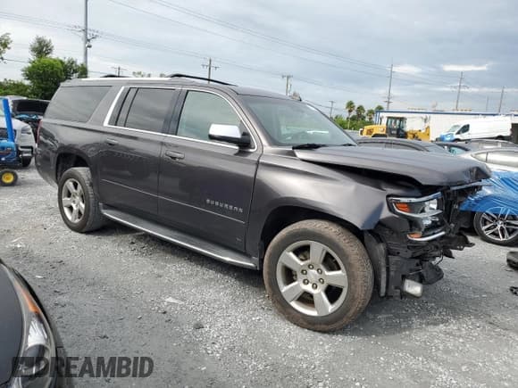 ✅ 2018 Chevrolet Suburban Premier • VIN: 1GNSCJKCXJR216018 • Lot: 70625235. Wystawiony na Copart z przebiegiem 237 386 mil. Bezpłatny archiwum sprzedaży aukcyjnych z USA i szczegółowy raport historii pojazdu na DreamBid. Zdjęcie 4.