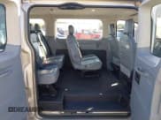 ✅ 2017 Ford Transit XL • VIN: 1FMZK1ZM4HKA41921 • Lot: 43757729. Wystawiony na IAAI z przebiegiem 96 713 mil. Bezpłatny archiwum sprzedaży aukcyjnych z USA i szczegółowy raport historii pojazdu na DreamBid. Zdjęcie 8.