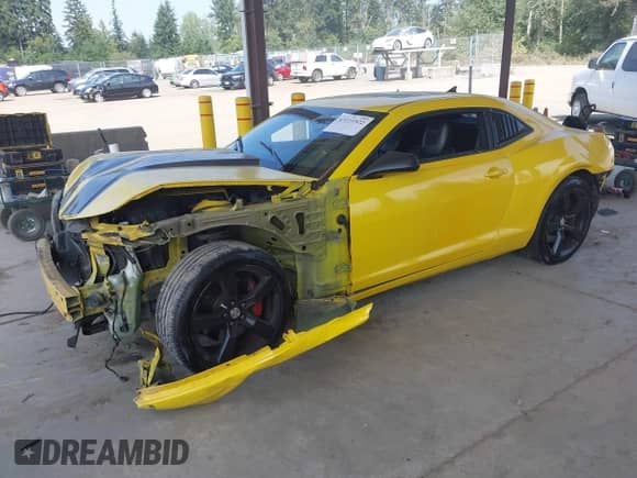 2010 Chevrolet Camaro 2SS z VIN 2G1FK1EJ5A9108819, wystawiony jako IAAI lot #43111522 z przebiegiem 174 324 mil mil oraz . Historia ofert i sprzedaży dostępna na DreamBid. Obrazek 2.