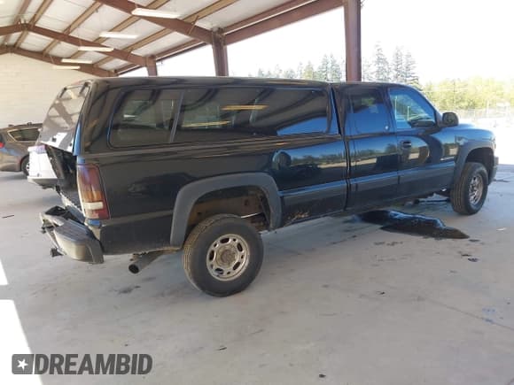 ✅ 2001 Chevrolet Silverado 2500HD LS • VIN: 1GCHK29U41E185737 • Lot: 42054208. Wystawiony na IAAI z przebiegiem 305 413 mil. Bezpłatny archiwum sprzedaży aukcyjnych z USA i szczegółowy raport historii pojazdu na DreamBid. Zdjęcie 4.