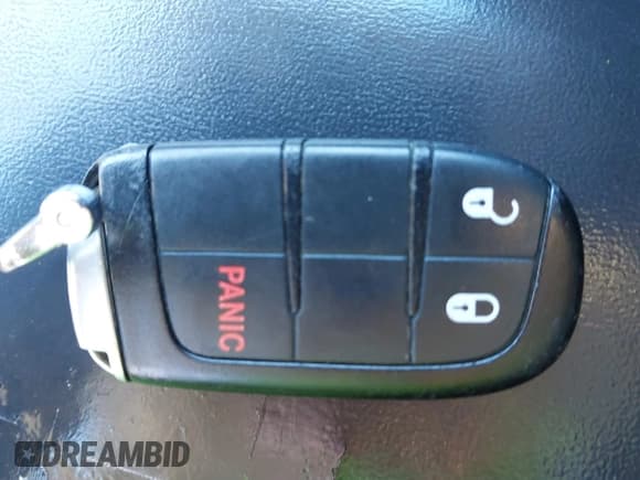 ✅ 2017 Dodge Journey SE • VIN: 3C4PDCAB5HT527082 • Лот: 43437935. Опубликован ранее на IAAI с пробегом 127 251 миль. Бесплатный доступ к архиву аукционных продаж из США и подробный отчёт об истории автомобиля на DreamBid. Изображение 11.