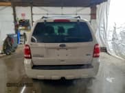 ✅ 2010 Ford Escape XLT • VIN: 1FMCU9DG8AKC63349 • Lot: 95411635. Wystawiony na Copart z przebiegiem 136 160 mil. Bezpłatny archiwum sprzedaży aukcyjnych z USA i szczegółowy raport historii pojazdu na DreamBid. Zdjęcie 6.