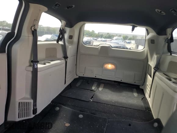 ✅ 2019 Dodge Grand Caravan SXT • VIN: 2C4RDGCG3KR509845 • Lot: 80262645. Listed on Copart with 106,417 mi. Free auction sales archive from the USA and detailed vehicle history report at DreamBid. Image 10.