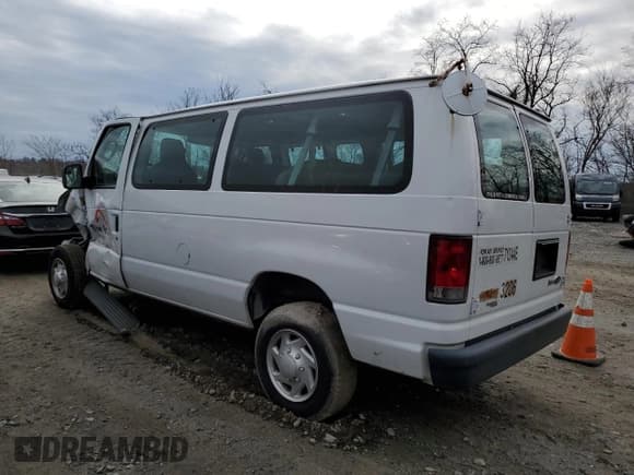 ✅ 2014 Ford Econoline Passenger XL • VIN: 1FBNE3BL2EDA36664 • Lot: 42815355. Listed on Copart with 108,207 mi. Free auction sales archive from the USA and detailed vehicle history report at DreamBid. Image 2.