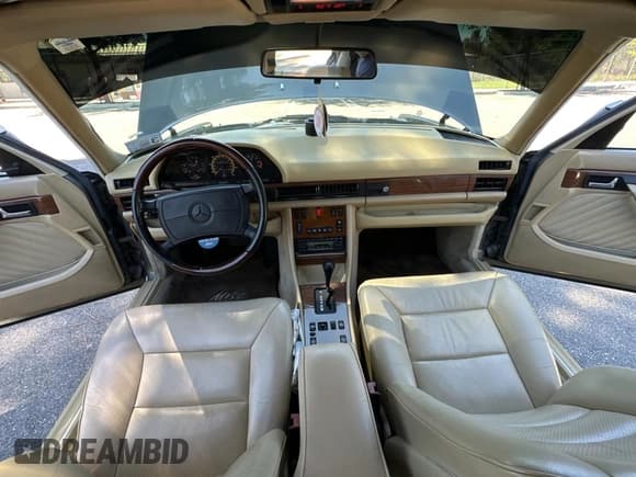 ✅ 1989 Mercedes-Benz 300 SE • VIN: WDBCA24D2KA446391 • Lot: 67088435. Listed on Copart with 82,486 mi. Free auction sales archive from the USA and detailed vehicle history report at DreamBid. Image 9.
