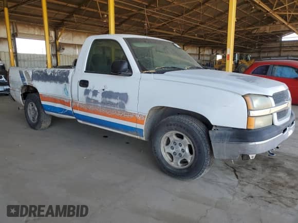 2004 Chevrolet Silverado 1500 LS z VIN 1GCEC14V54Z196818, wystawiony jako Copart lot #57126145 z przebiegiem Nie podano mil oraz Szkoda całkowita • Salvage title. Historia ofert i sprzedaży dostępna na DreamBid. Obrazek 4.