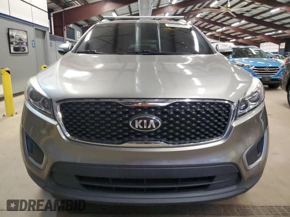 ✅ 2016 Kia Sorento LX • VIN: 5XYPGDA53GG178436 • Lot: 93940575. Listed on Copart with 154,316 mi. Free auction sales archive from the USA and detailed vehicle history report at DreamBid. Image 5.